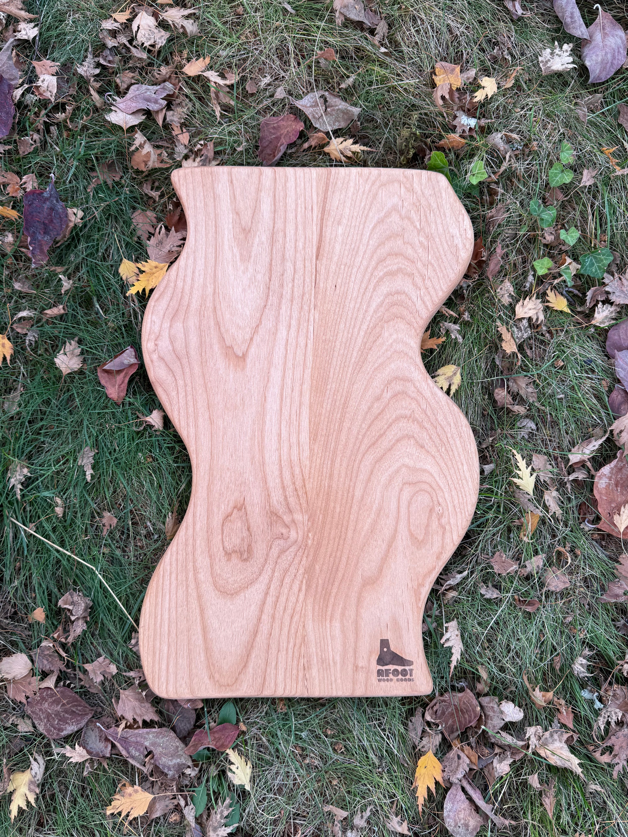 Handmade_Wood_Serving_Board_rill_birch