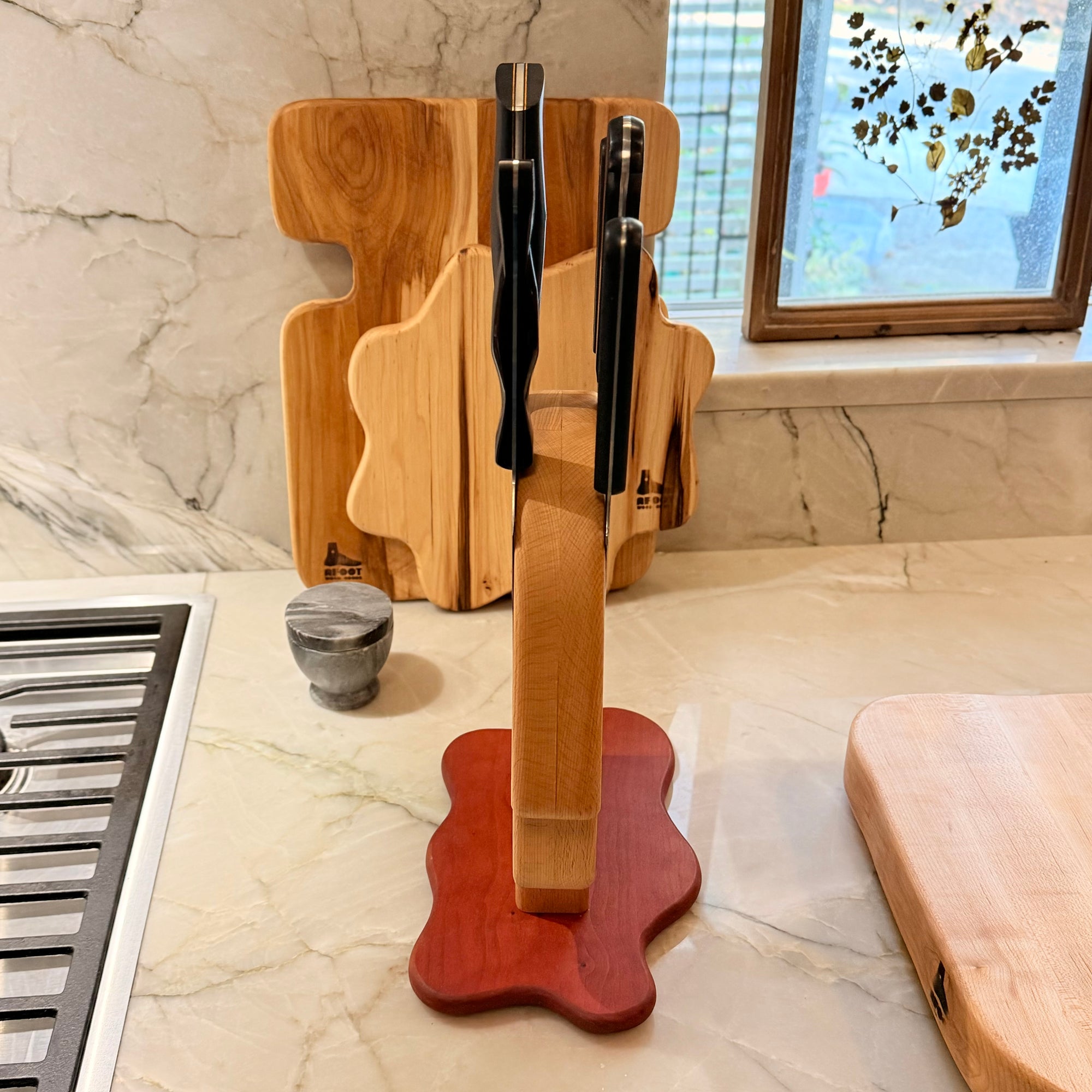 wood_magnetic_knife_holder_psycho