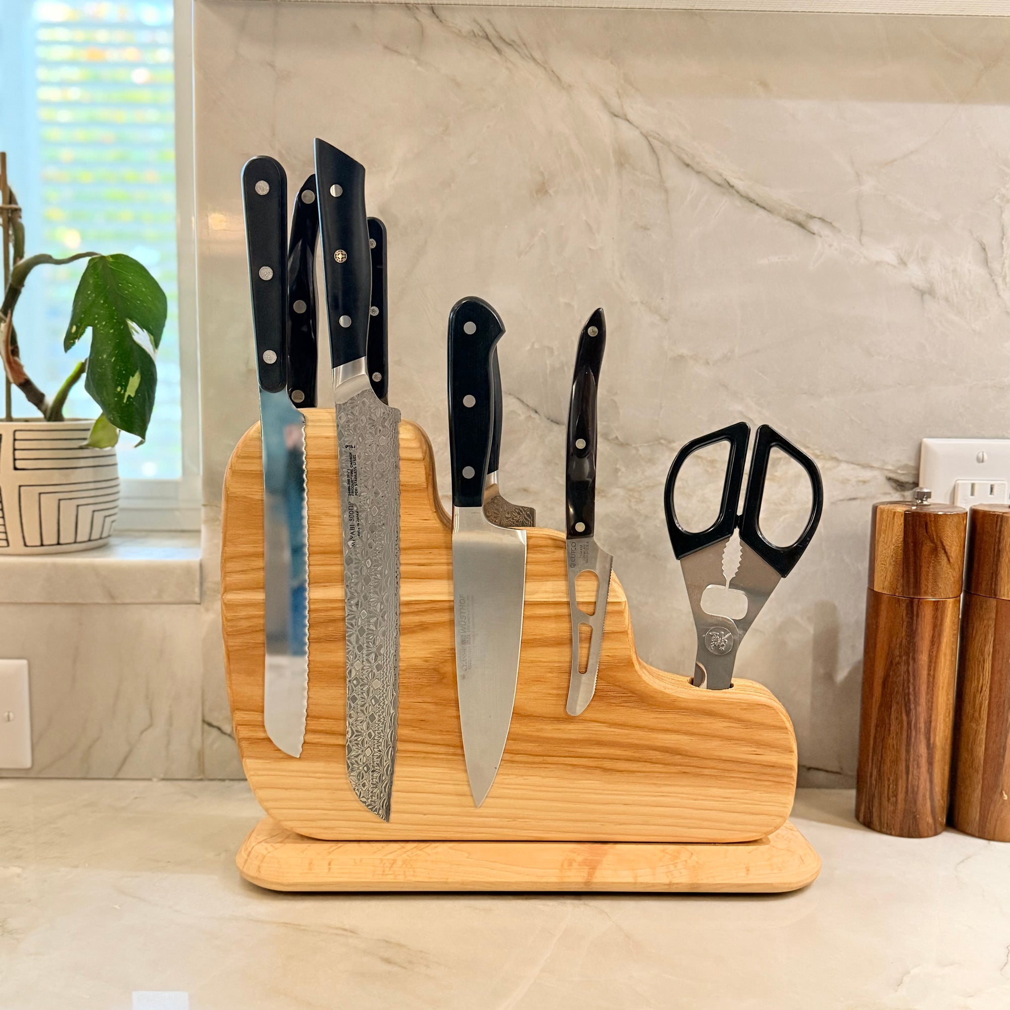 wood_magnetic_knife_holder_step knives