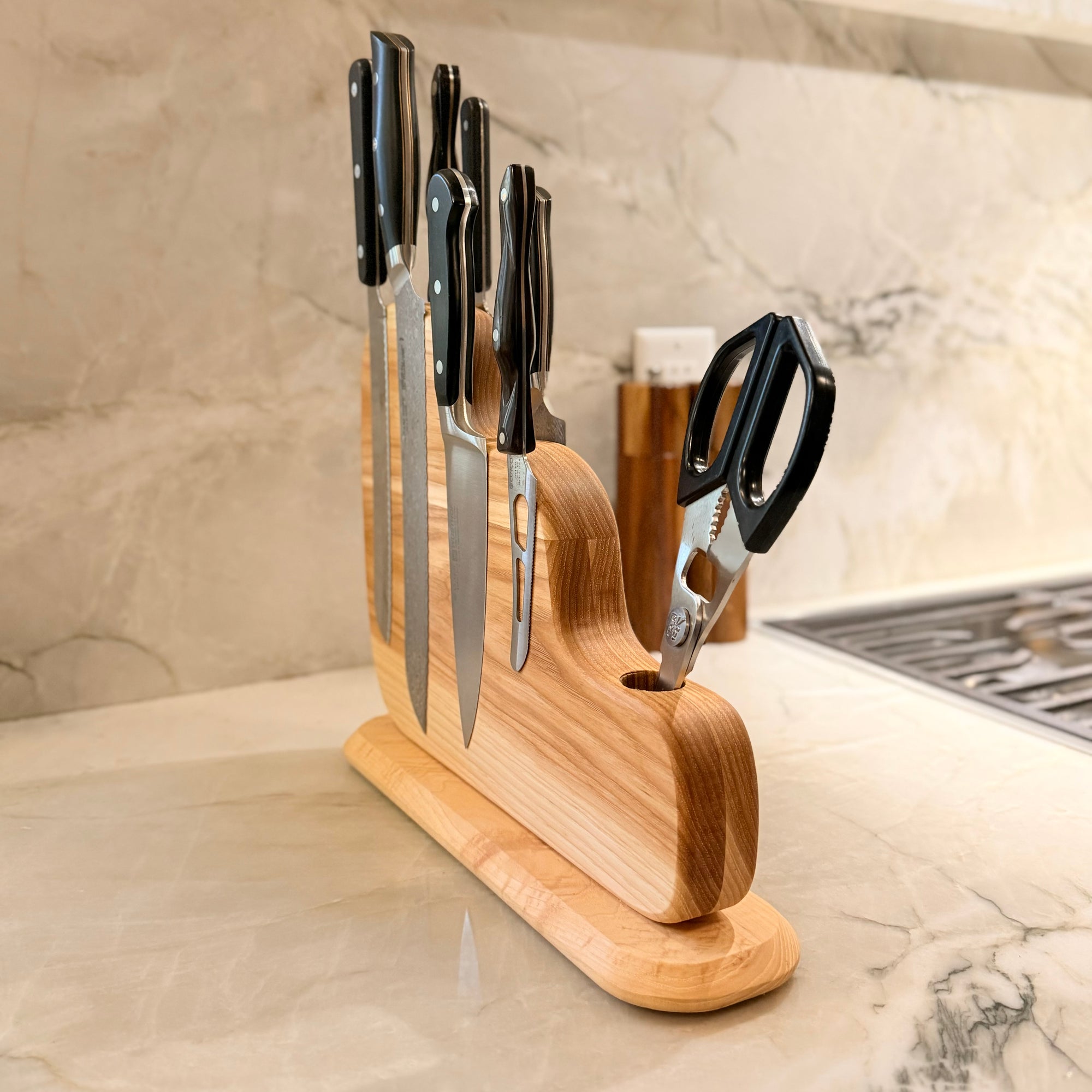 wood_magnetic_knife_holder_step knives